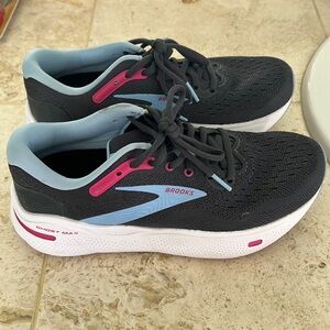 Brooke women’s sneakers